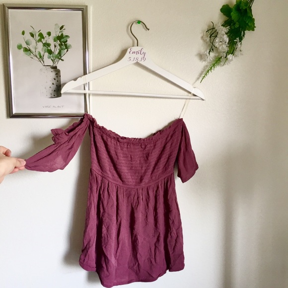 PacSun Tops - OFF-SHOULDER STRAPLESS BLOUSE